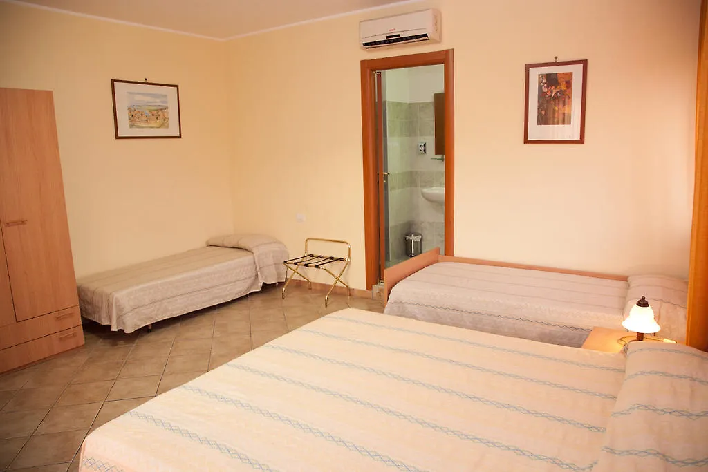 Caffe Nuovo 2 Holiday Rooms Trappitello 0*,  Italien