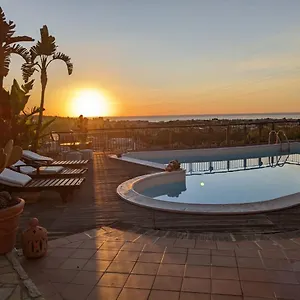 Hébergement de vacances Carly Taormina With Private Pool, Trappitello